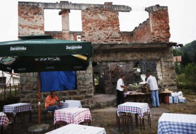 Slobodan Radaković i Nedžad Begović u Srebrenici otvorili kafanu