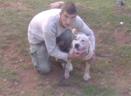 momak iz Podgorice koji muči pse momak iz Podgorice koji muči pse