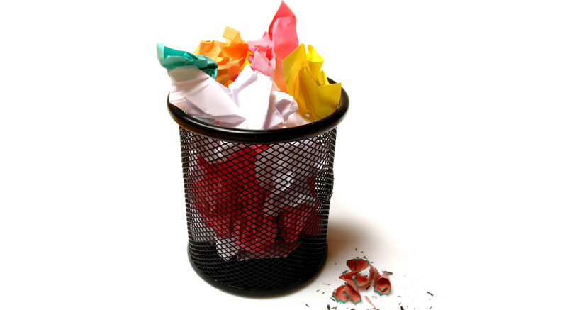 Korpa za smeće koja hvata otpatke u letu