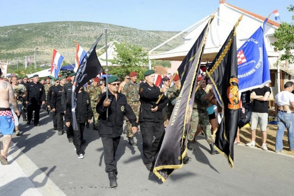 VA&Scaron;AR U ČAVOGLAVAMA