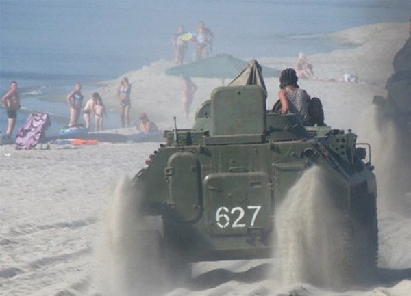 tenkovi na ruskoj plaži