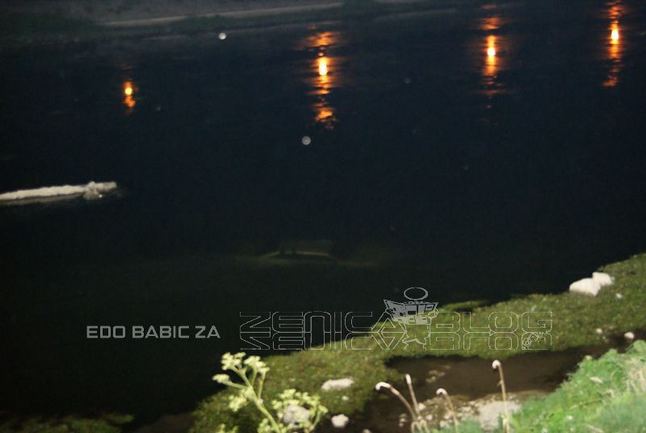 taxi u zenici sletio u rijeku bosnu taxi u zenici sletio u rijeku bosnu