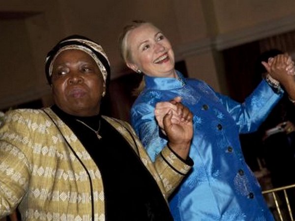 Hillary ple&scaron;e