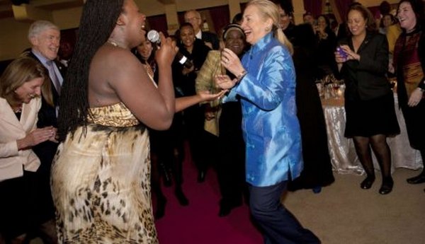 Hillary ple&scaron;e