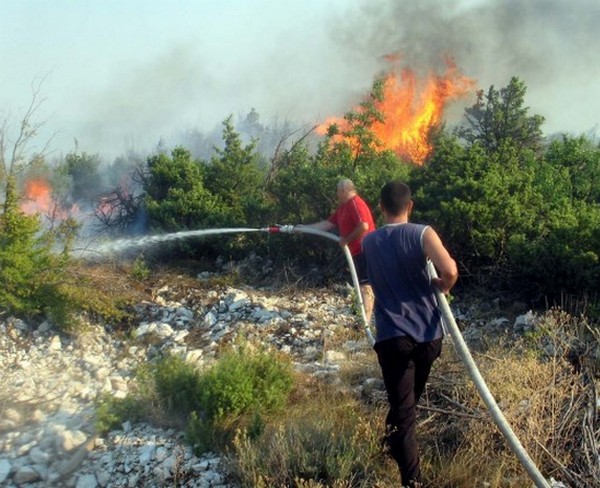 POŽARI BJESNE &Scaron;IROM BIH