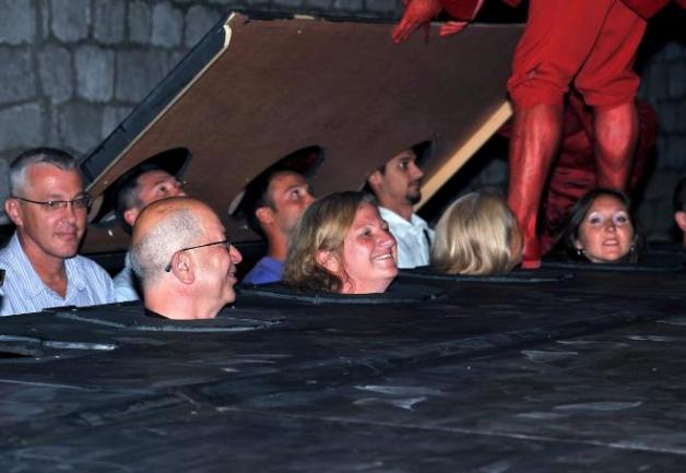 Dantova smrt Olivera Frljića