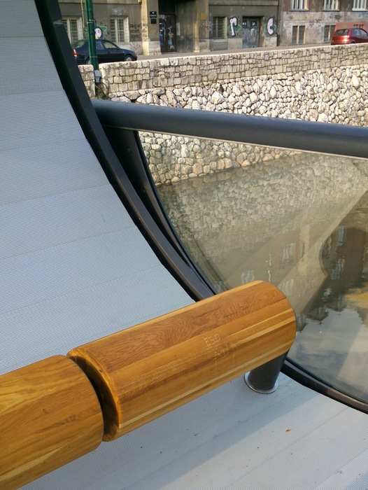 Vandalizam na mostu Festina Lente Vandalizam na mostu Festina Lente