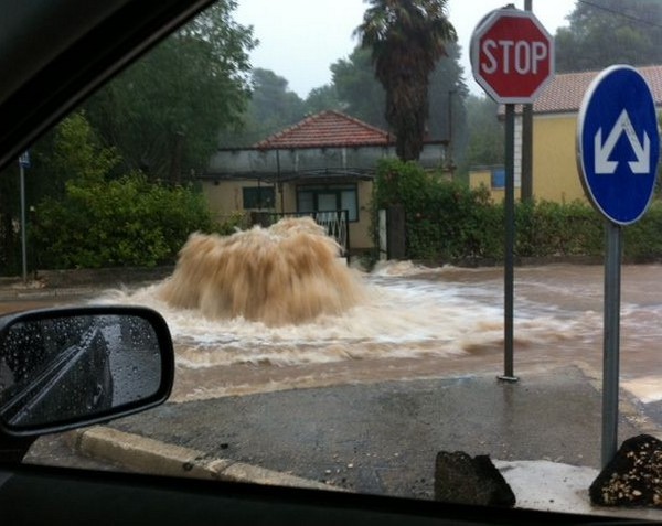 HAOS U ZADRU HAOS U ZADRU