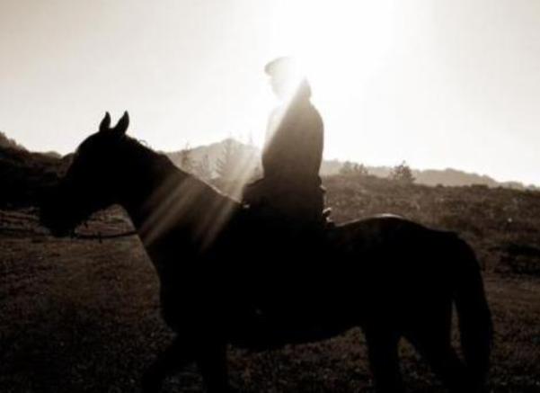 Che Guevara na konju