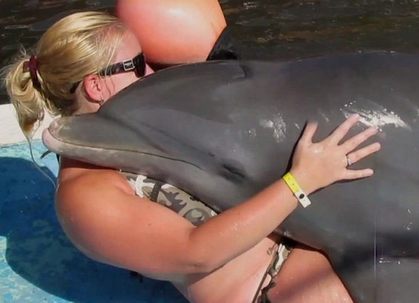 djevojka delfin