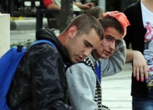 Navijači Srbije pretučeni u Skoplju