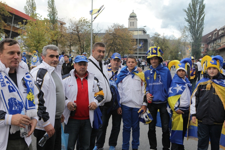 Atmosfera na ulicama Zenice pred utakmicu BiH-Litvanija Atmosfera na ulicama Zenice pred utakmicu BiH-Litvanija
