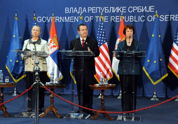 Clinton, Ashton i Dačić; FOTO: Anadolija Clinton, Ashton i Dačić; FOTO: Anadolija