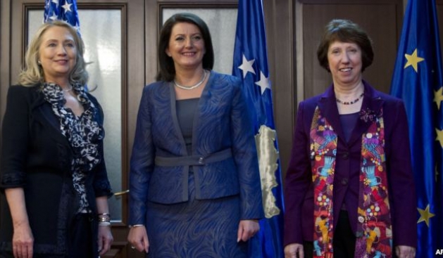 Ashton i Clinton na Kosovu