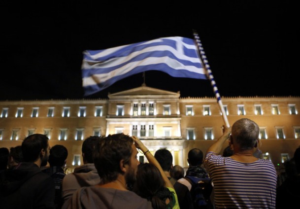 Policija suzavcem i vodenim topovima gu&scaron;i demonstracije  