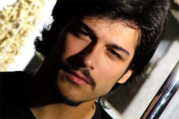 Burak Özçivit Burak Özçivit