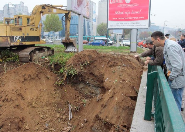 Na lokalitetu Bulevar Meše Selimovića pronađeni posmrtni ostaci sarajevskih Srba? Na lokalitetu Bulevar Meše Selimovića pronađeni posmrtni ostaci sarajevskih Srba?