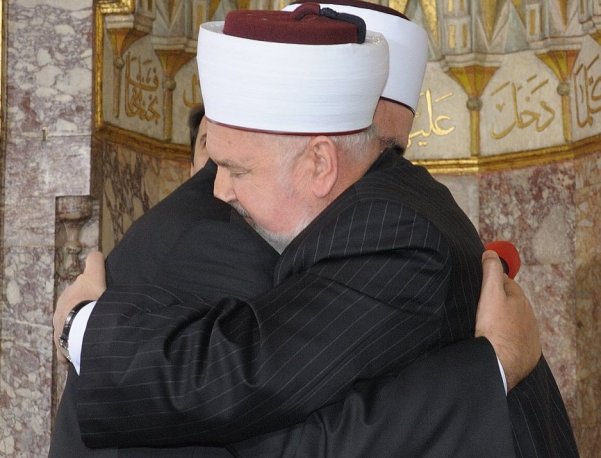 dodjela Mensure reisu-l-ulemi mr. Huseinu ef. Kavazovicu dodjela Mensure reisu-l-ulemi mr. Huseinu ef. Kavazovicu