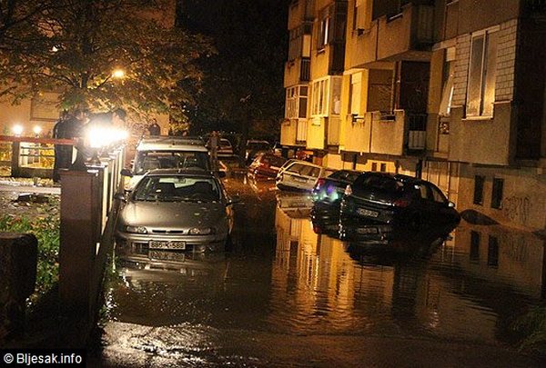 Mostar ponovo pod vodom Mostar ponovo pod vodom