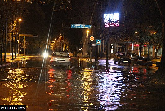 Mostar ponovo pod vodom Mostar ponovo pod vodom
