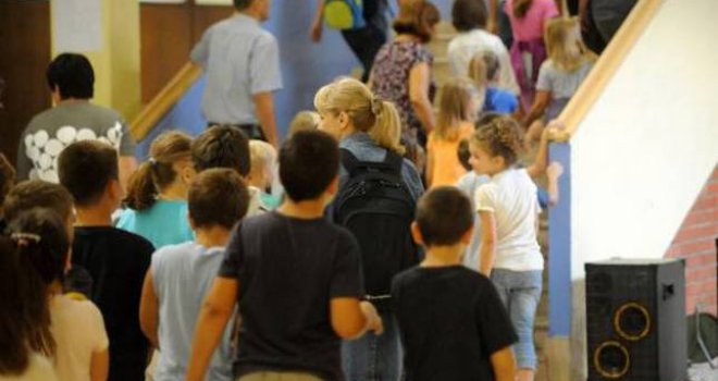 U sarajevske škole upošljavaju se predagozi, psiholozi i socijalni radnici u svrhu sprečavanja maloljetničke delinkvencije