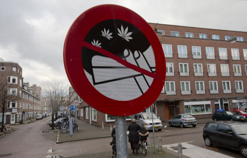 Znak za zabranu pu&scaron;enja marihuane