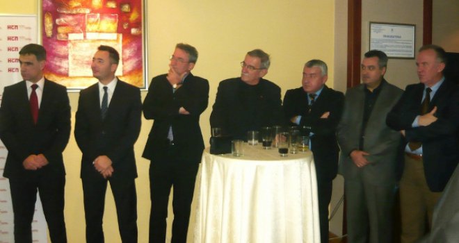 Opozicija predala inicijativu za opoziv Vlade RS-a