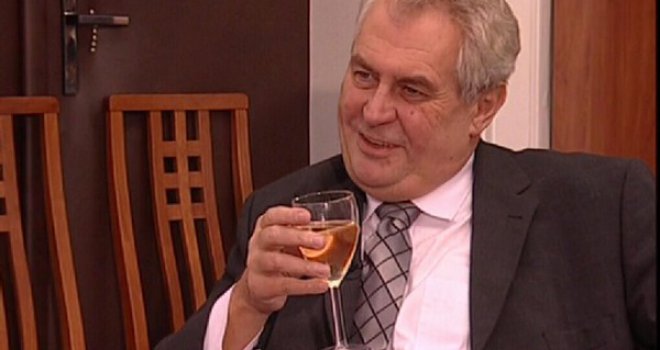 Češki predsjednik: Vrata predsjedničke palate za ambasadora SAD-a su zatvorena