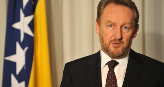 Bakir Izetbegović: Kazane nosim u sebi decenijama, trebao sam kao čovjek ranije otići