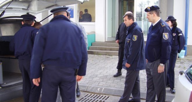 Na bh. graničnim prelazima strancima se mogu izdavati vize