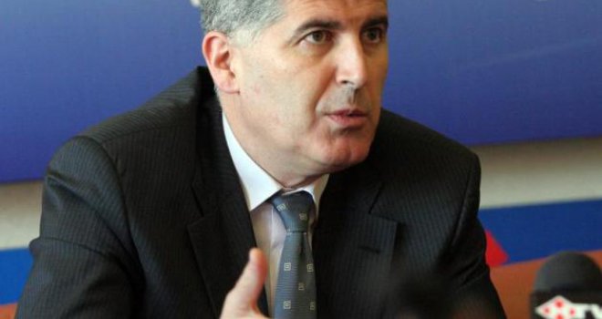 Čović: Zovite to borbom za fotelje, ali kako provoditi neku politiku ako nemate ljude?