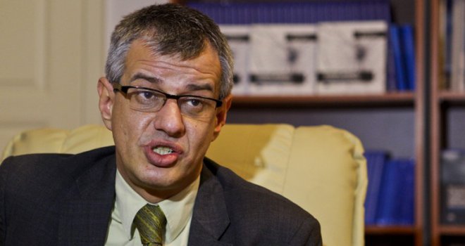 Zaboravlja se da je Tuđman bio član udruženog zločinačkog poduhvata, koji je srušio Stari most, pljačkao, ubijao i zatvarao Srbe i Bošnjake