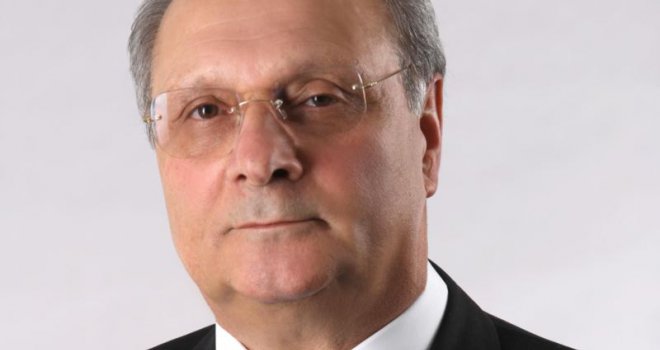 Mufid Memija: Strašno bi bilo da Trump bude komandant tehnički najjače vojske svijeta, ali ni Clintonova...