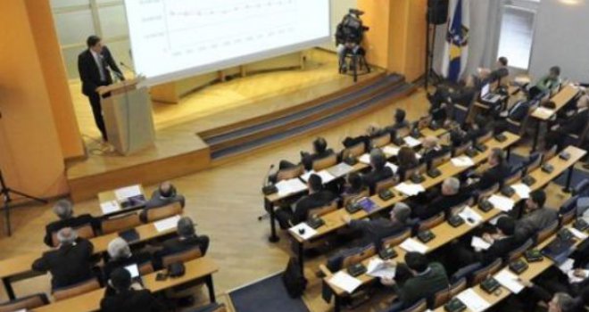 Burno na samom početku: Opet prekinuta sjednica Skupštine Kantona Sarajevo