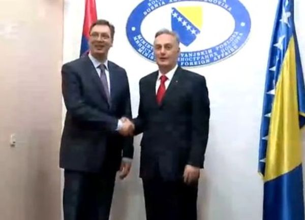 vucic lagumdzija rukovanje