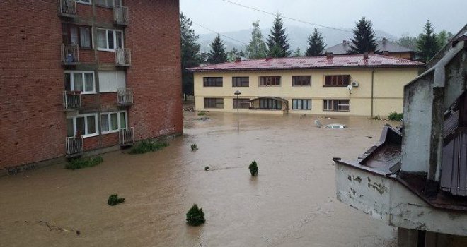 EU je spremna da pomogne, ali postoje uslovi: Kako da preživimo štetu od 1,7 milijardi dolara?!  