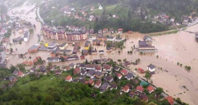 Poplavljena petina teritorije BiH, 40.000 ljudi i dalje van domova