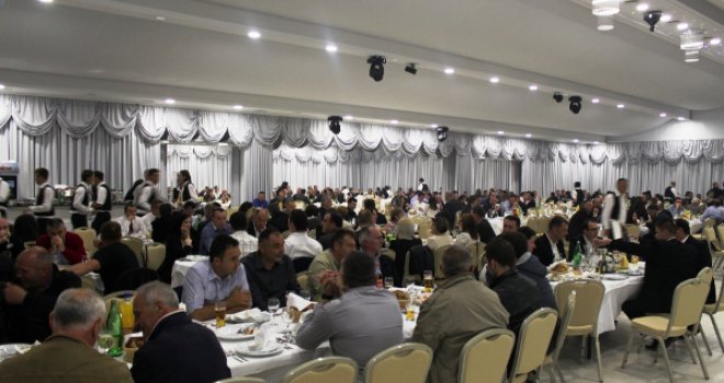 Delegati i poslanici Parlamenta BiH bili na donatorskoj večeri za zločinca Darija Kordića