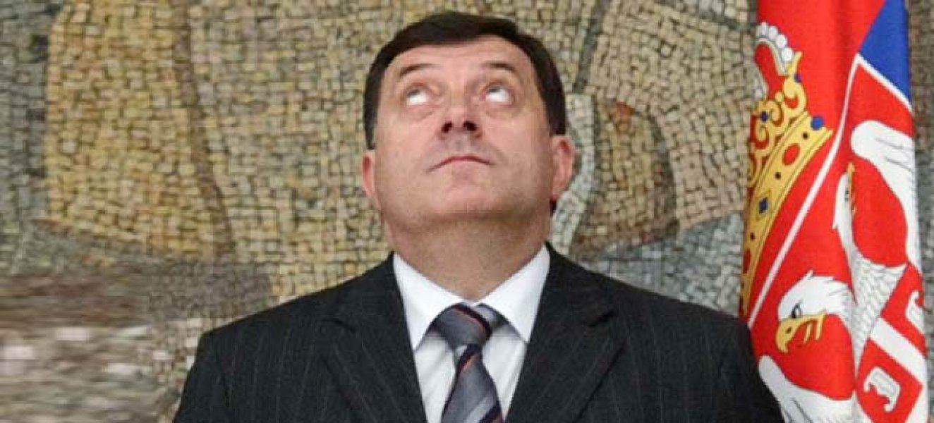 dodik-gleda-gore