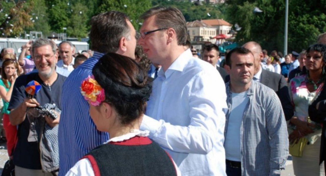 dodik-i-vucic-poljubac