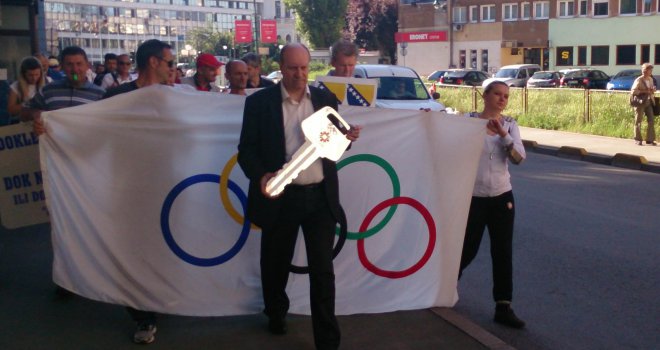 Zaključali zgradu kompanije, sa ministrom Hrenovicom traže rješenje