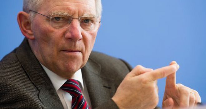 Amerikanci su glupi do boli! Čovjek nad tom glupošću jedino može plakati...