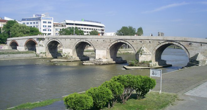 Albanci u Skoplju proglasili 'republiku Iliridu'