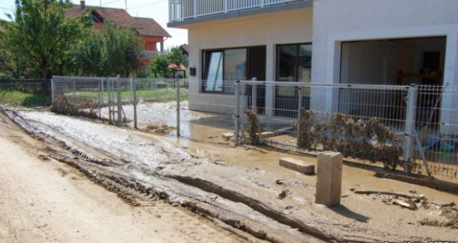 Jesen se primiče, a vlastima se ne žuri: 'Nema narod gdje, a treba se smjestiti za zimu...'