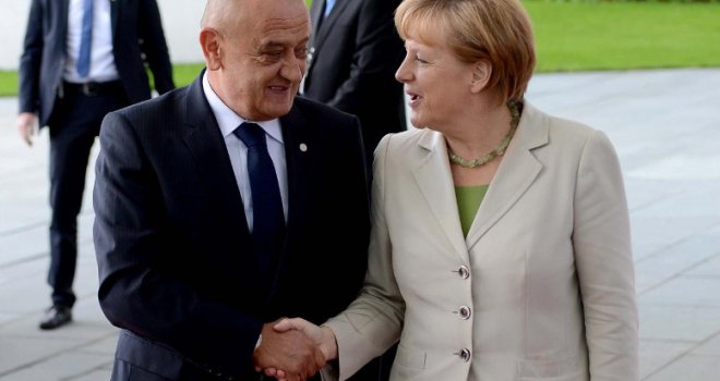 Obratite pažnju na boju sakoa u kom će Merkel posjetiti Sarajevo, to će vam sve reći