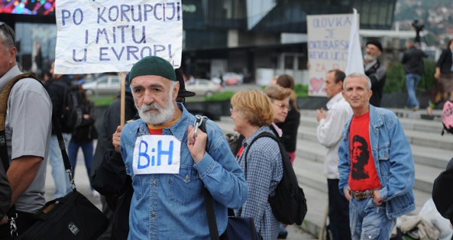 'Penzioner sam i živim od 310 KM. Postoji li neki ekonomista da može opstati od tog novca?'