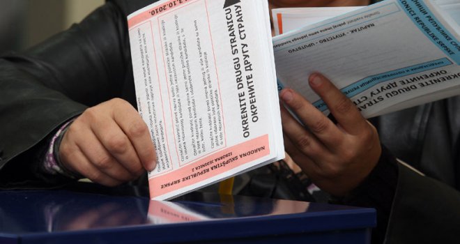 SBB tvrdi: Imamo dokaze da aktivisti SDA na biračka mjesta donose ranije popunjene glasačke listiće!