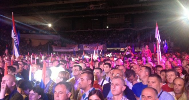 Udružena opozicija RS-a pred 8.000 ljudi u dvorani Borik: Mile, odlazi!  
