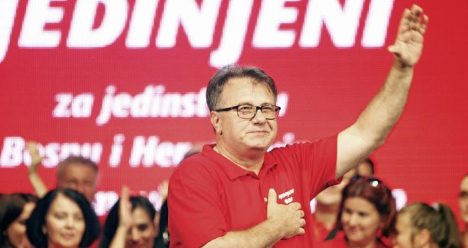 Samo kod nas ruku pod ruku idu Bakir i Boban