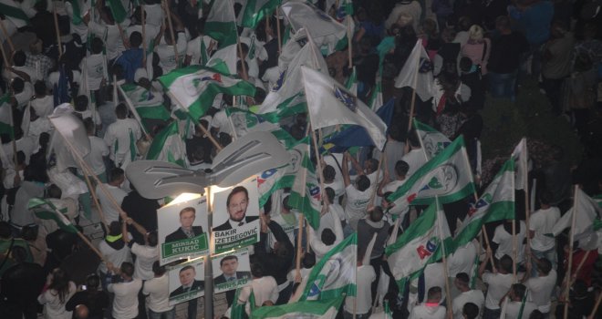 Ko trguje povratničkim interesima?